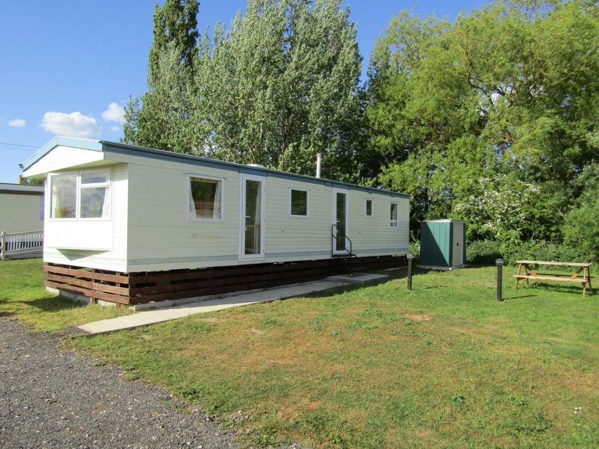 Fenlake Holiday Accommodation Metheringham 외부 사진
